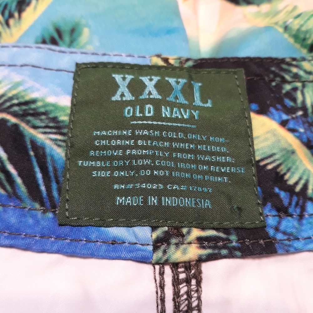 Old navy MENS swim trunks - Picture 5 of 6